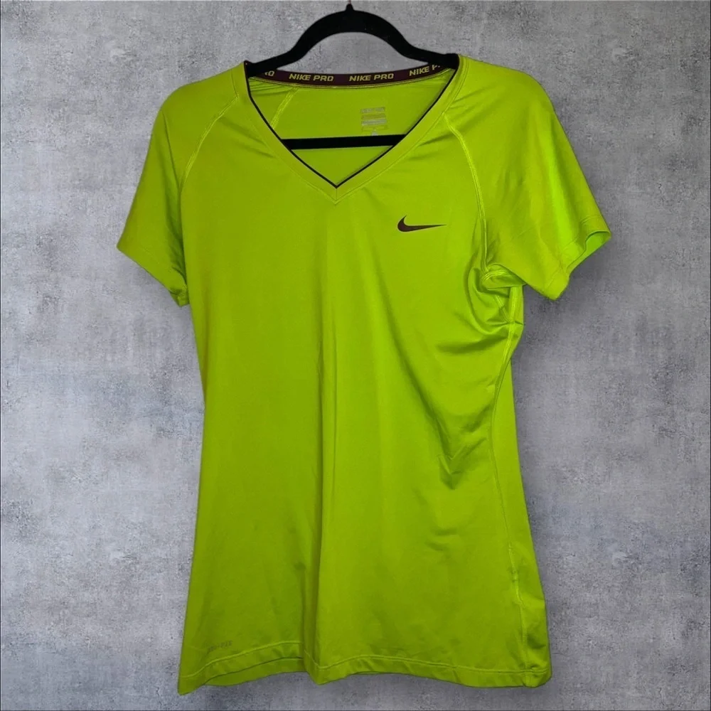 Nike Pro Green Short‎ Sleeve Tee